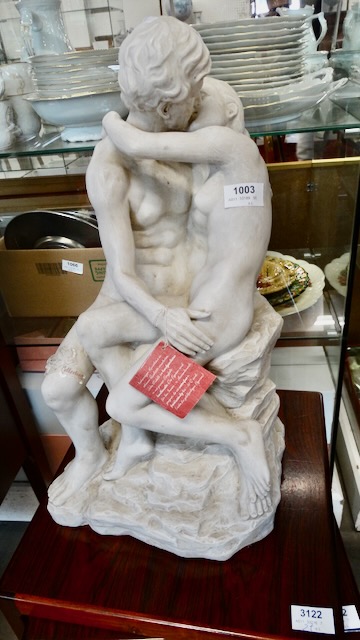 1 figurine "kissing couple"