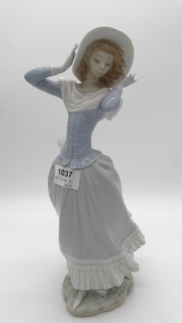 1 porcelánová figurka "elegantní dáma" Llando