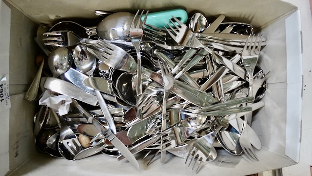 1 lot of cutlery