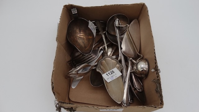 1 small lot of cutlery