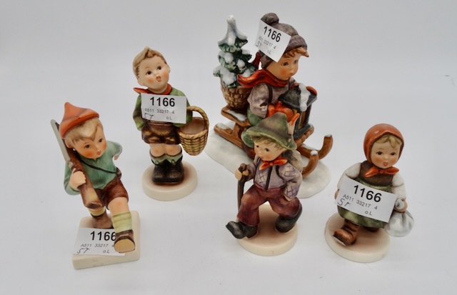 5 figurek Goebel "Chlapci a dívky v kroji"