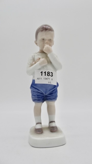 1 Figur "Junge mit Apfel"