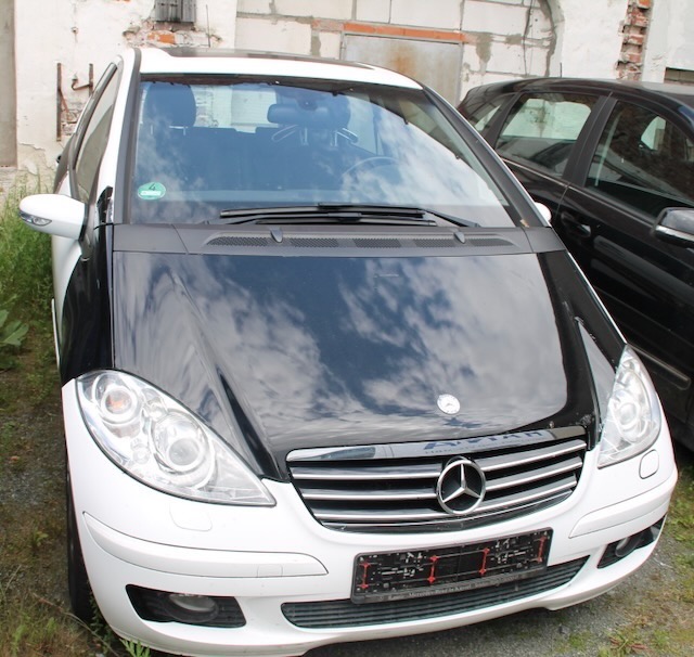 1 Mercedes A200, first reg. 12/06, MOT 10/26, petrol, automatic, mileage 111,253, displacement 2035, kW 100, 2 keys, all papers