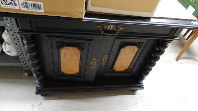 1 chest of drawers