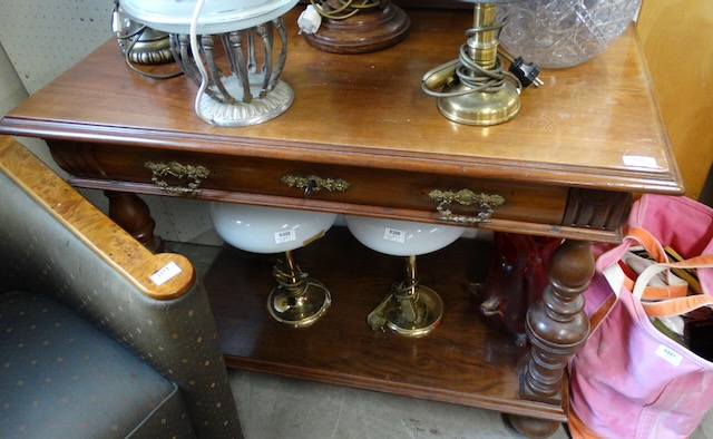 1 console with mirror