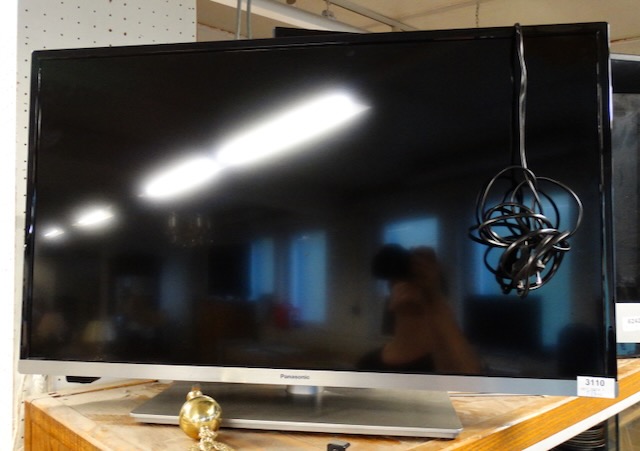 1 Fernseher Panasonic + FB