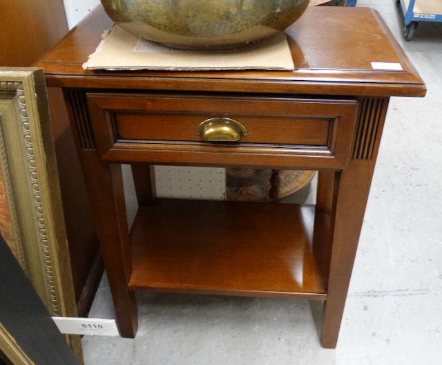 1 sewing table