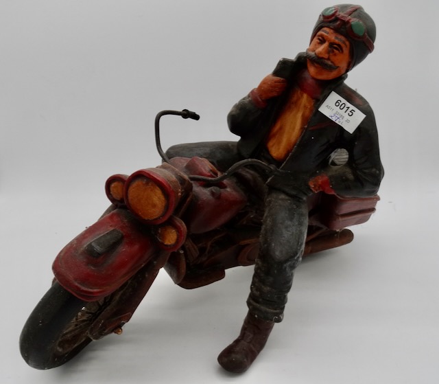 1 Modellauto + Modellmotorrad aus Holz