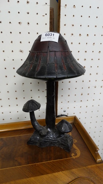 1 Tiffany-style table lamp "Mushrooms"