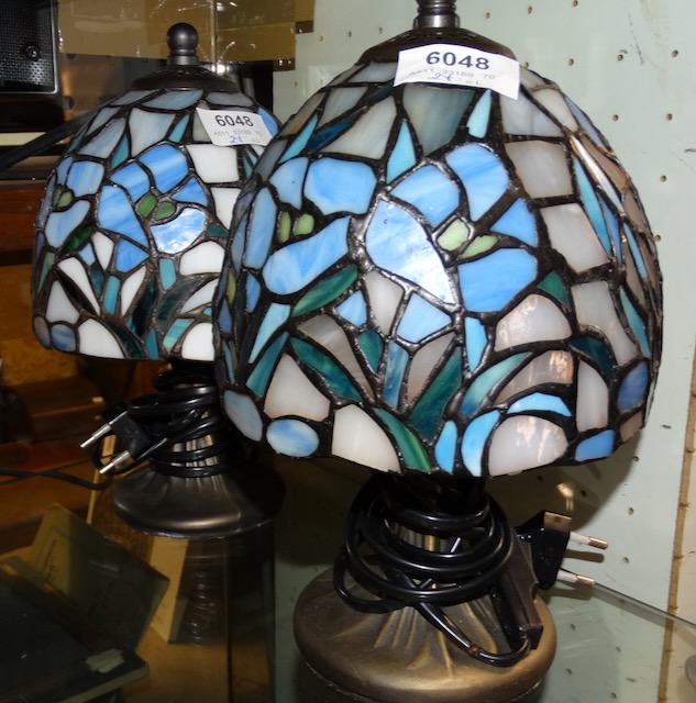 2 tafellampen Tiffany-stijl