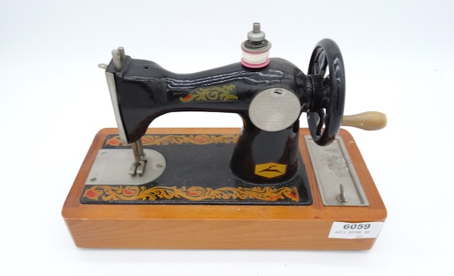 1 Kindernähmaschine