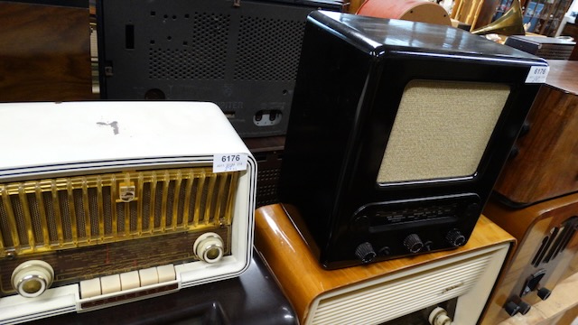 2 alte Radios