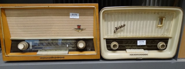 2 vieilles radios