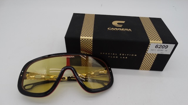 1 pair of sunglasses "Carrera"