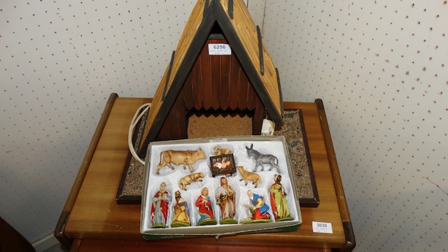 1 nativity scene with figures