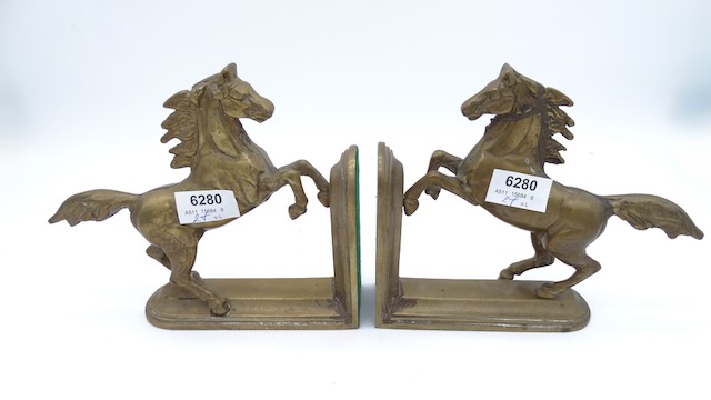 2 boekensteunen "Paarden"
