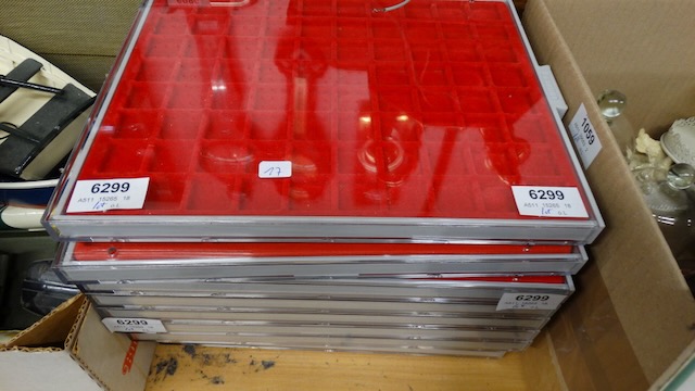 1 lot of coin boxes without coins