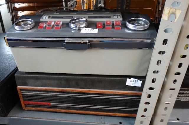 2 tape recorders
