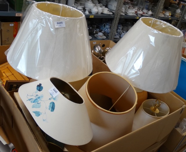 1 lot of table lamps